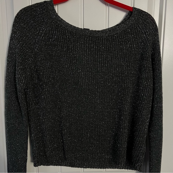 Forever 21 Gray Metallic Shimmery Short Sweater w Long Sleeves Size Medium - Picture 4 of 7